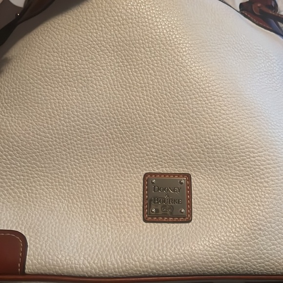 Slightly used purse no stains - Picture 3 of 3